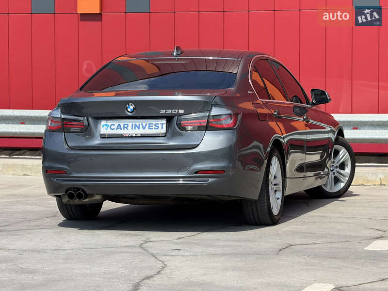 Седан BMW 3 Series 2017 в Киеве