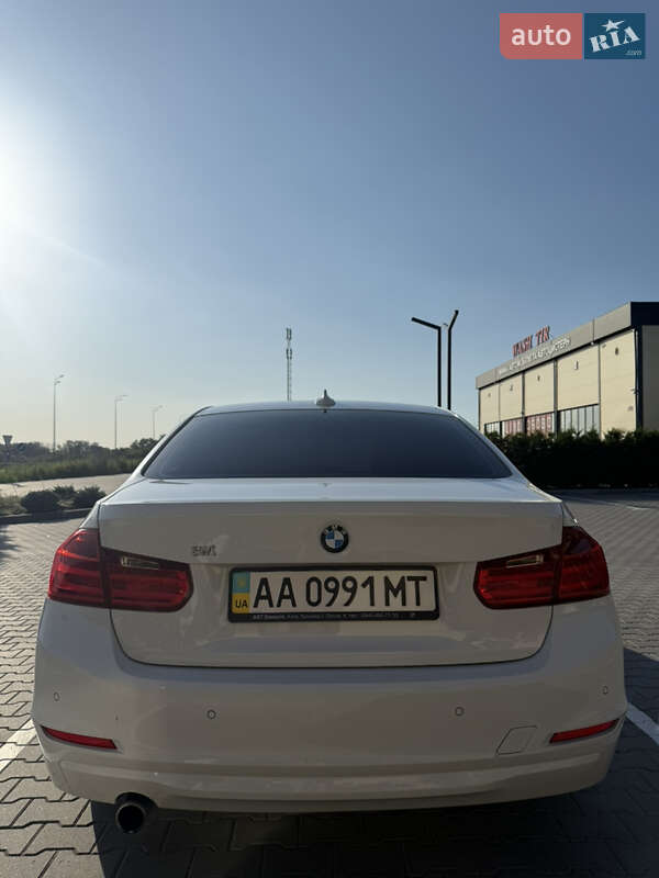 Седан BMW 3 Series 2013 в Виннице