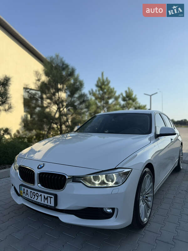 Седан BMW 3 Series 2013 в Виннице