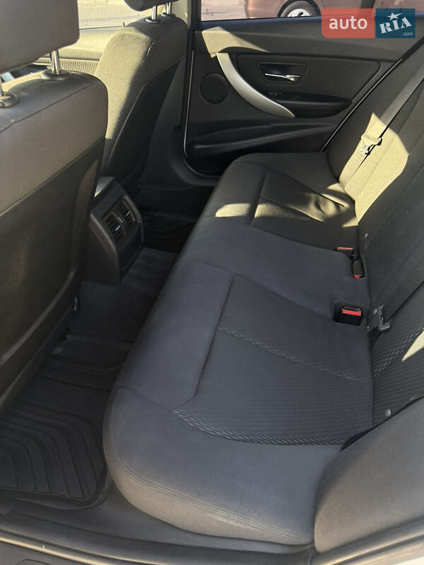 Седан BMW 3 Series 2013 в Виннице