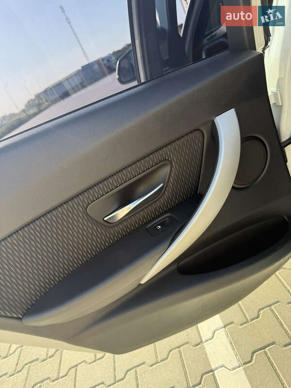 Седан BMW 3 Series 2013 в Виннице