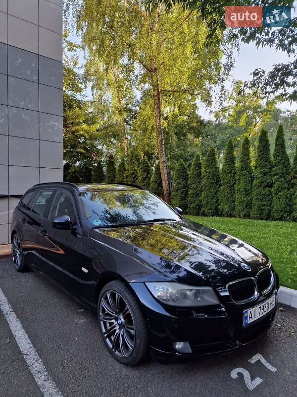 BMW 3 Series 2011