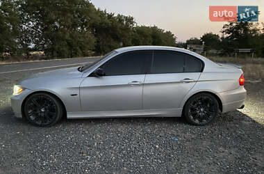 Седан BMW 3 Series 2006 в Измаиле