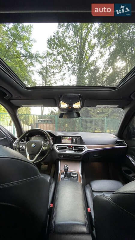 Седан BMW 3 Series 2019 в Львові