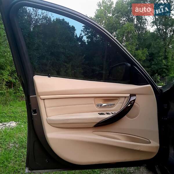 Седан BMW 3 Series 2013 в Львові