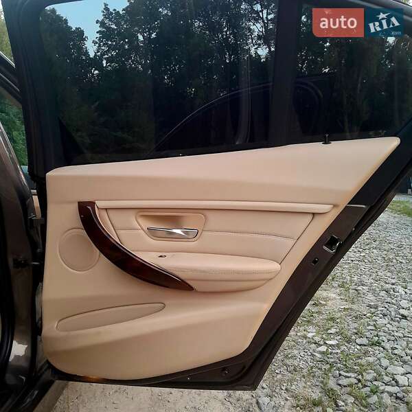 Седан BMW 3 Series 2013 в Львові