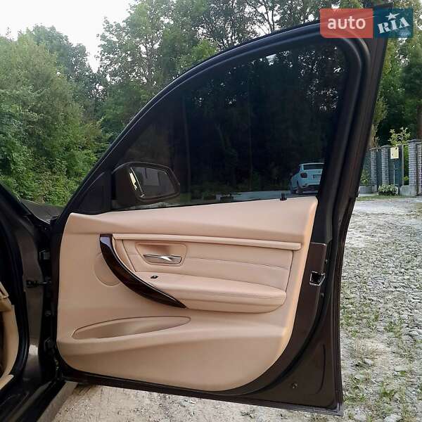 Седан BMW 3 Series 2013 в Львові