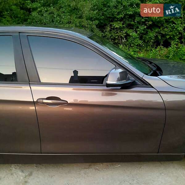 Седан BMW 3 Series 2013 в Львові