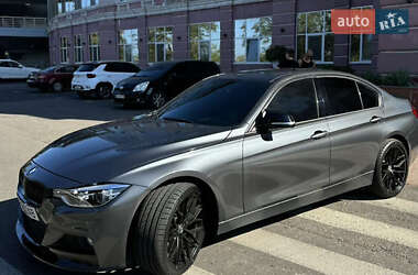 Седан BMW 3 Series 2017 в Киеве