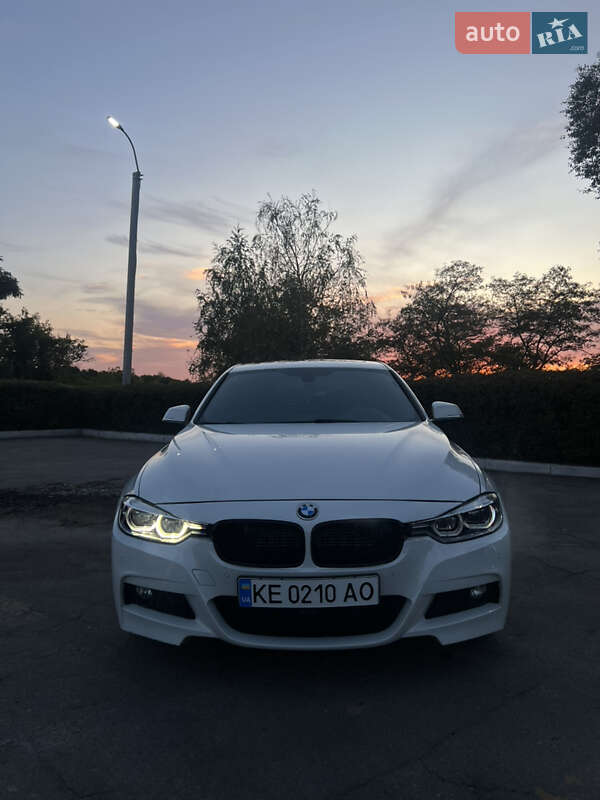 Седан BMW 3 Series 2018 в Кам'янському