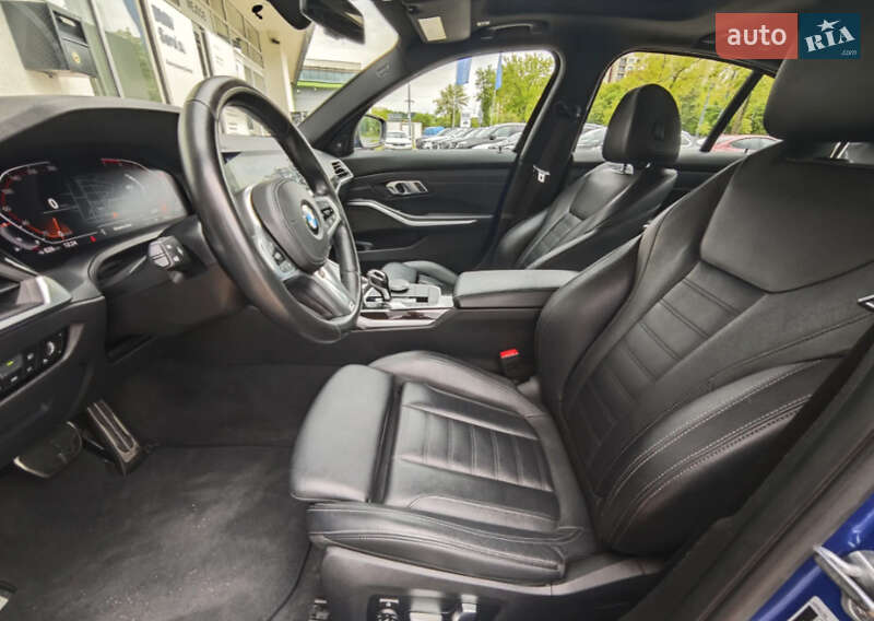 Седан BMW 3 Series 2019 в Львове