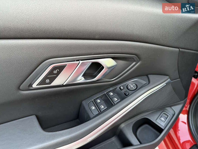 Седан BMW 3 Series 2022 в Дніпрі