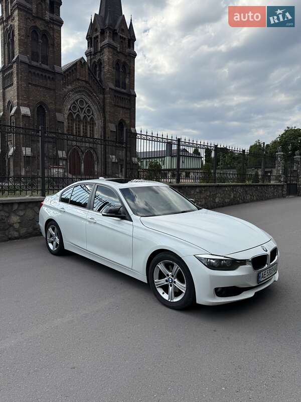 Седан BMW 3 Series 2014 в Каменском фото Седан BMW 3 Series 2014 в Каменском