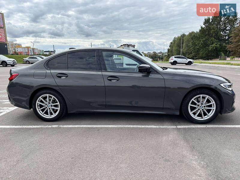 Седан BMW 3 Series 2019 в Рівному