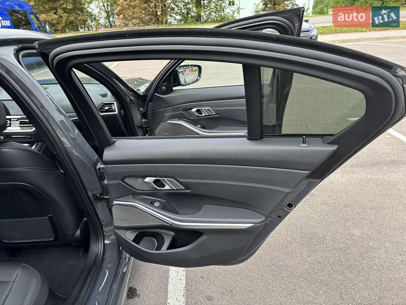 Седан BMW 3 Series 2019 в Рівному