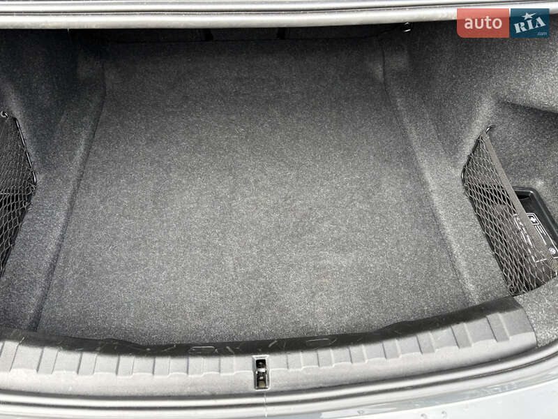 Седан BMW 3 Series 2019 в Рівному