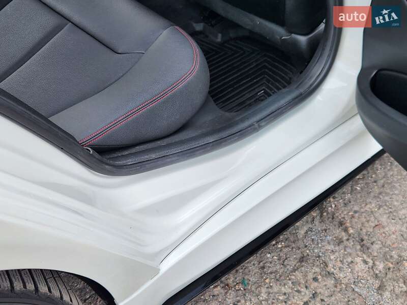 Седан BMW 3 Series 2017 в Ровно