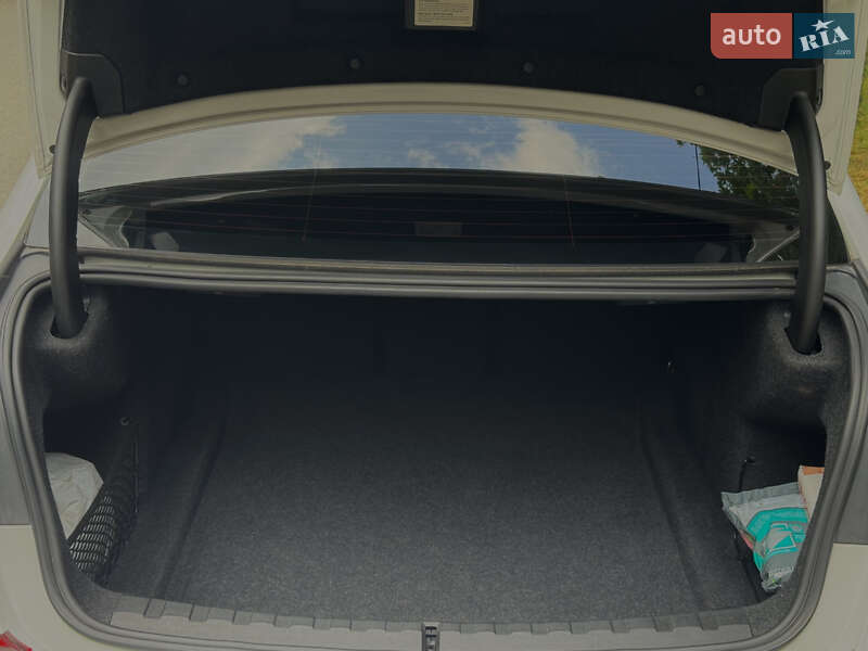 Седан BMW 3 Series 2019 в Запорожье