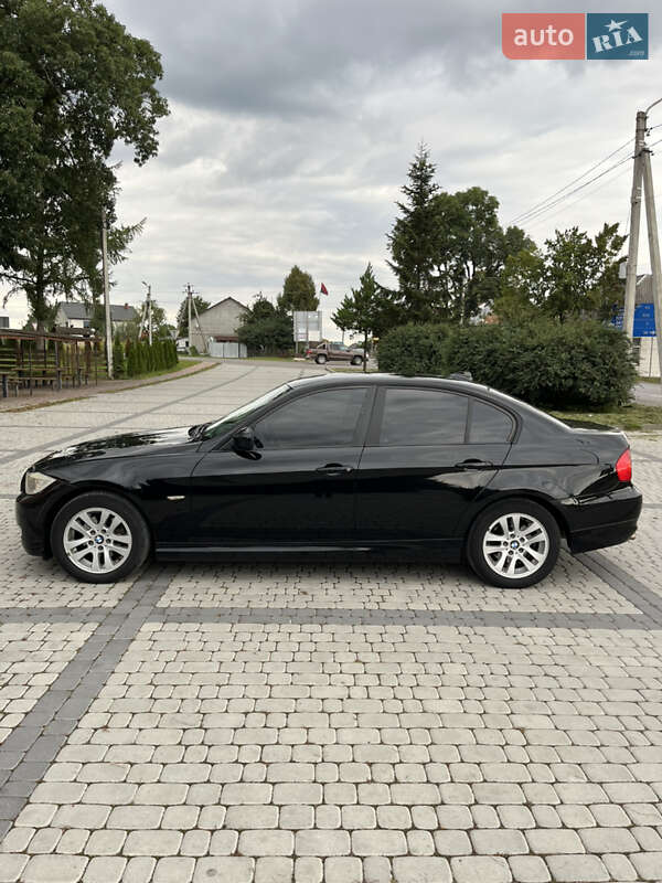 Седан BMW 3 Series 2010 в Львові фото 8 Седан BMW 3 Series 2010 в Львові