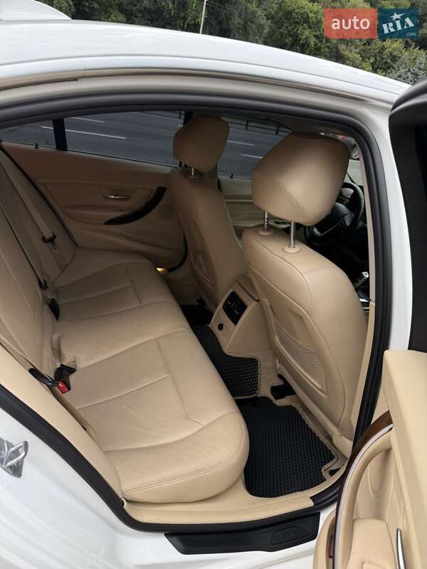 Седан BMW 3 Series 2014 в Киеве