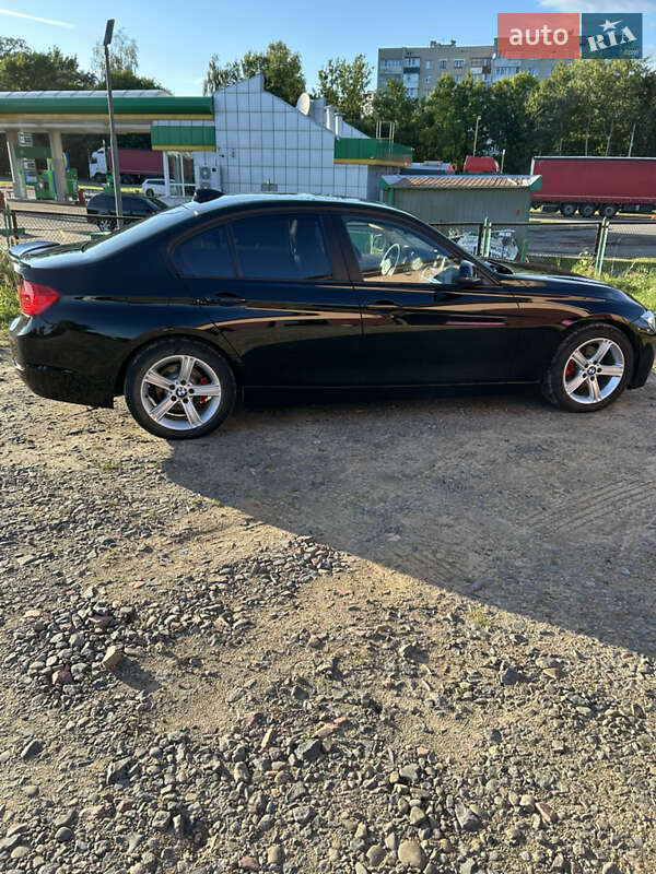 Седан BMW 3 Series 2013 в Новояворовске