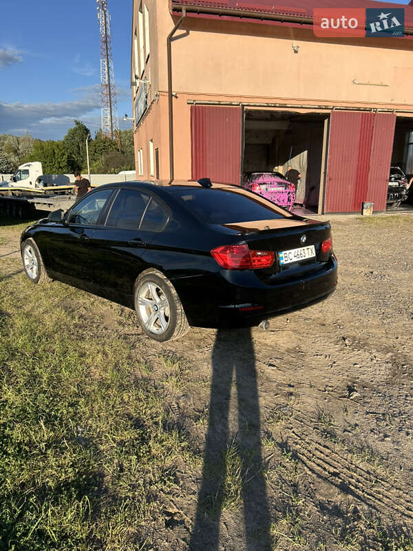 Седан BMW 3 Series 2013 в Новояворовске