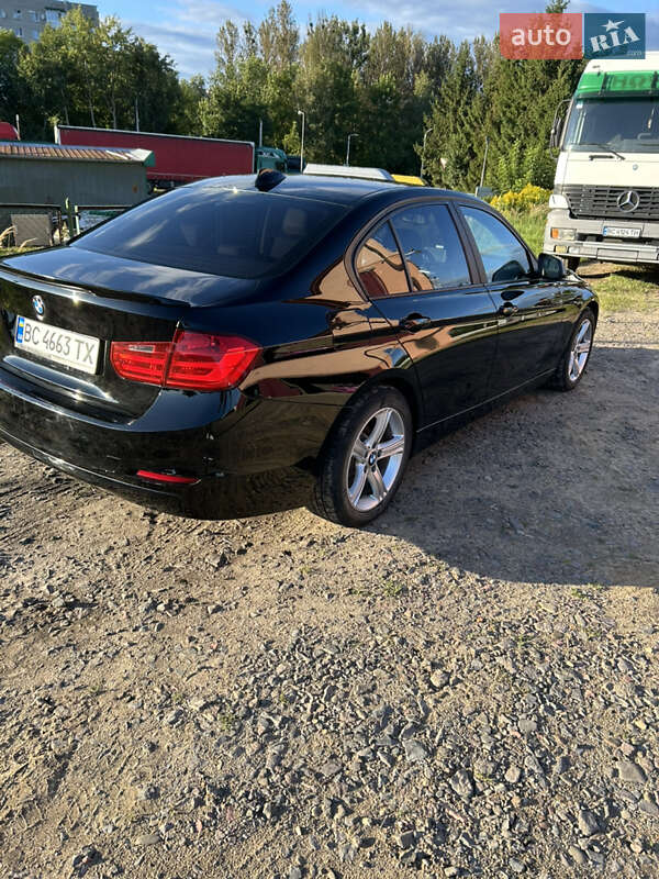 Седан BMW 3 Series 2013 в Новояворовске