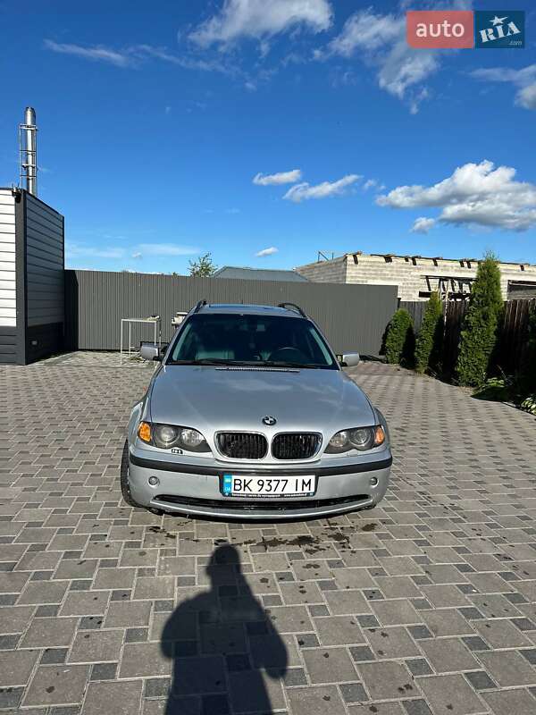 Универсал BMW 3 Series 2004 в Дубровице