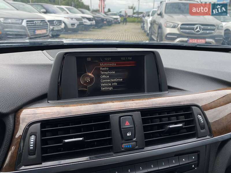 Седан BMW 3 Series 2015 в Львове