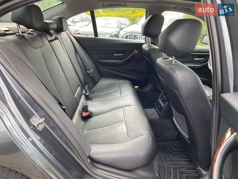 Седан BMW 3 Series 2015 в Львове