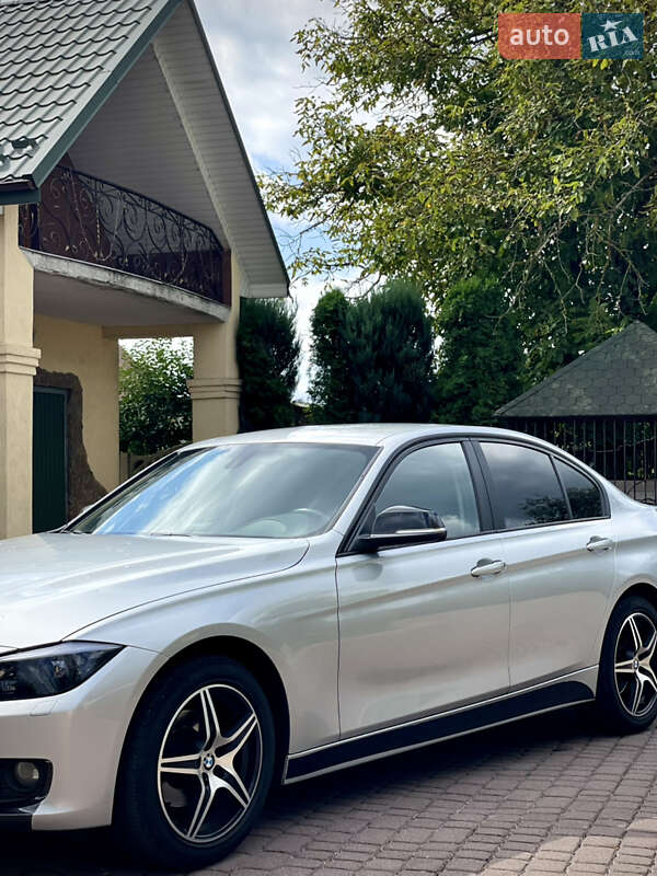 Седан BMW 3 Series 2014 в Яворове