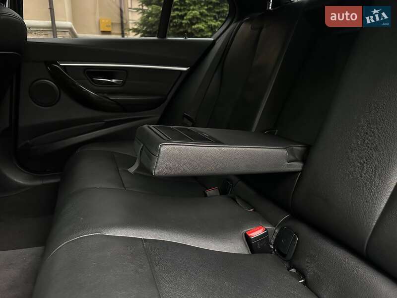 Седан BMW 3 Series 2016 в Рівному