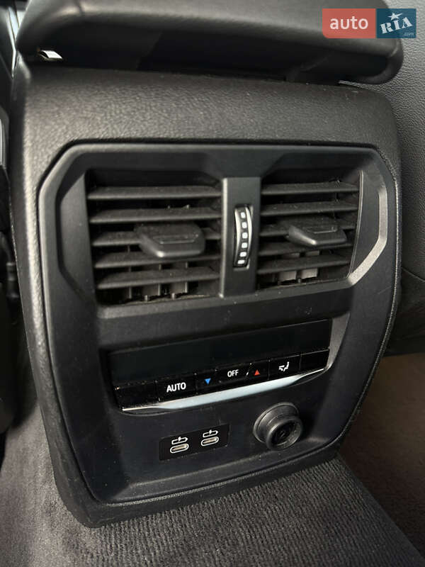 Седан BMW 3 Series 2019 в Києві