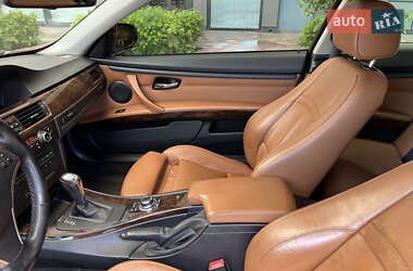 Купе BMW 3 Series 2010 в 