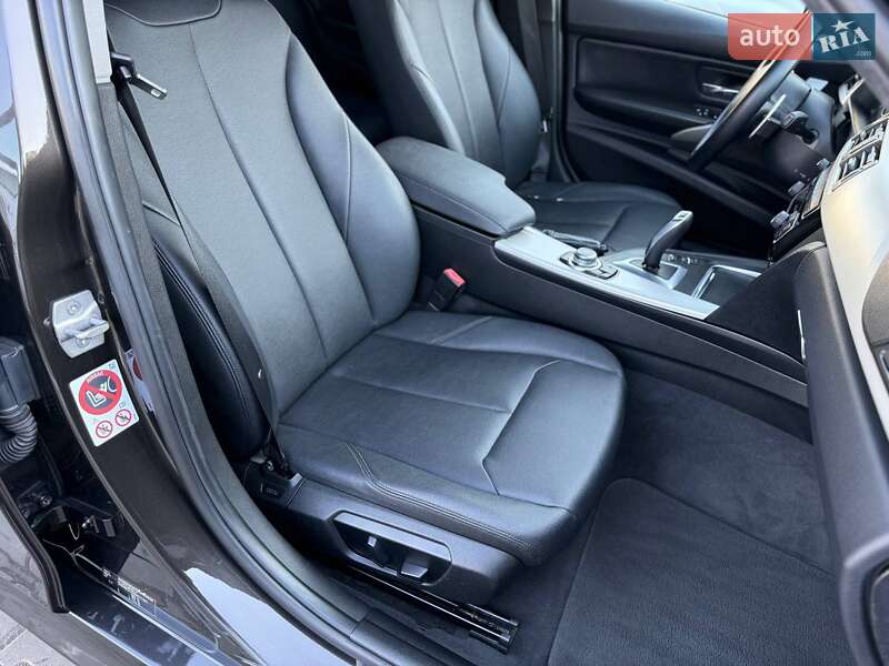 Седан BMW 3 Series 2016 в Одесі