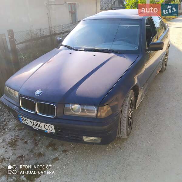 Седан BMW 3 Series 1992 в Скалате