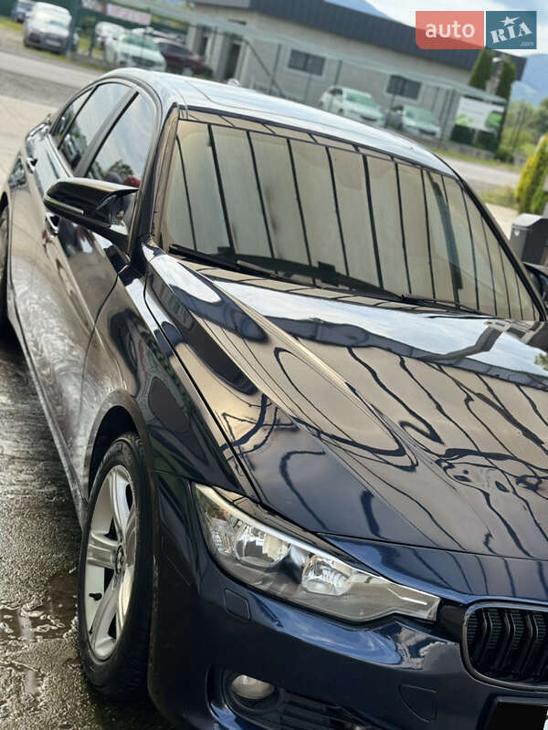 Седан BMW 3 Series 2014 в Хусте