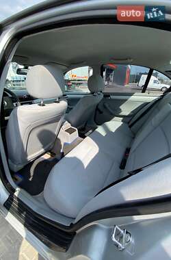 Седан BMW 3 Series 2001 в Львові