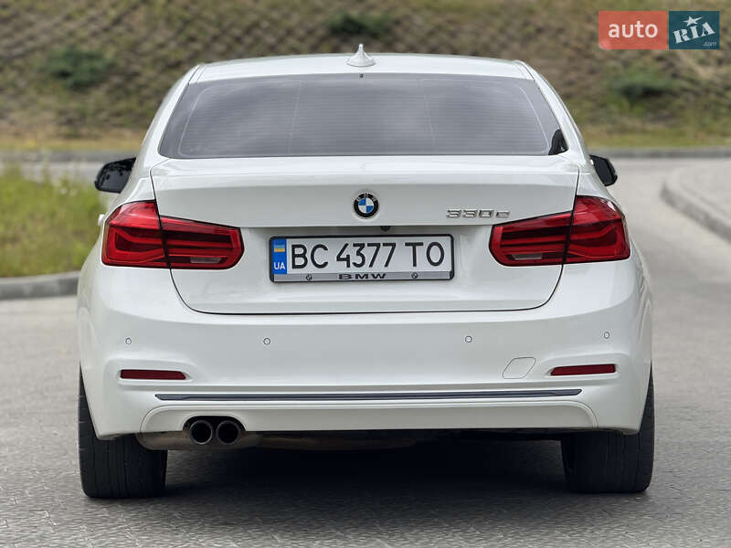 Седан BMW 3 Series 2016 в Львове