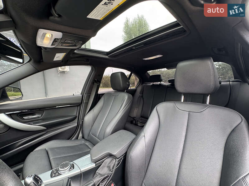 Седан BMW 3 Series 2016 в Львове