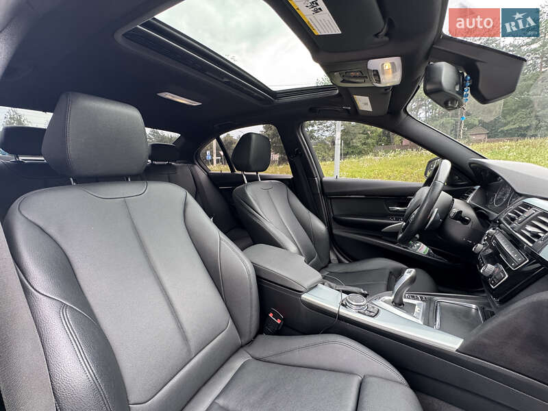 Седан BMW 3 Series 2016 в Львове