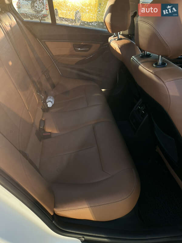 Седан BMW 3 Series 2015 в Киеве