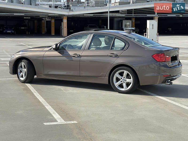 Седан BMW 3 Series 2014 в Киеве