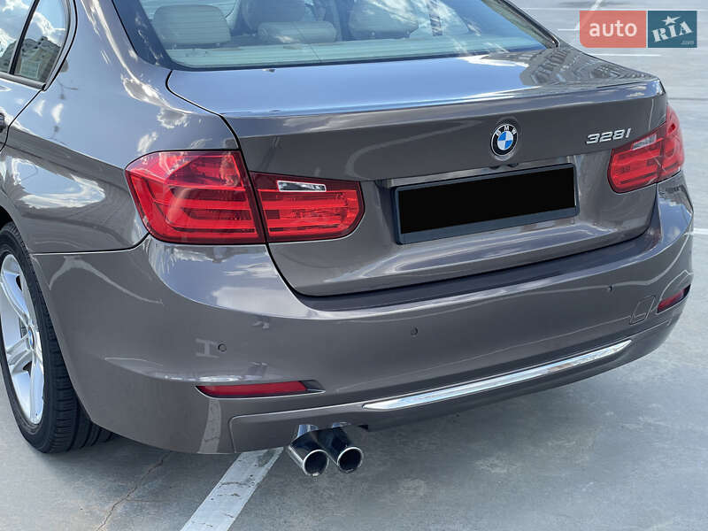 Седан BMW 3 Series 2014 в Киеве