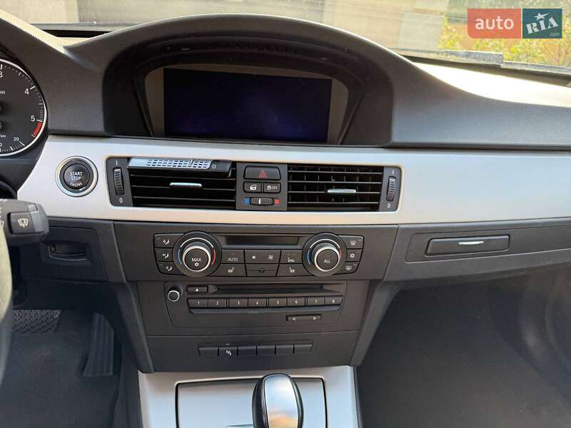 Седан BMW 3 Series 2011 в Чернівцях