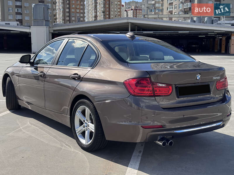 Седан BMW 3 Series 2014 в Киеве