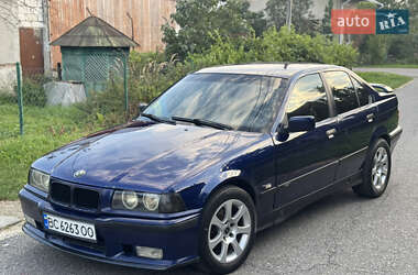 Седан BMW 3 Series 1995 в Стрию