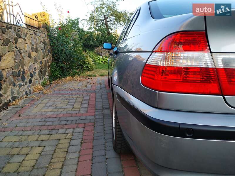 Седан BMW 3 Series 2004 в Луцке