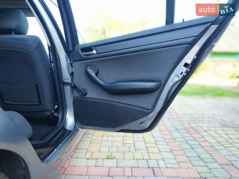 Седан BMW 3 Series 2004 в Луцке