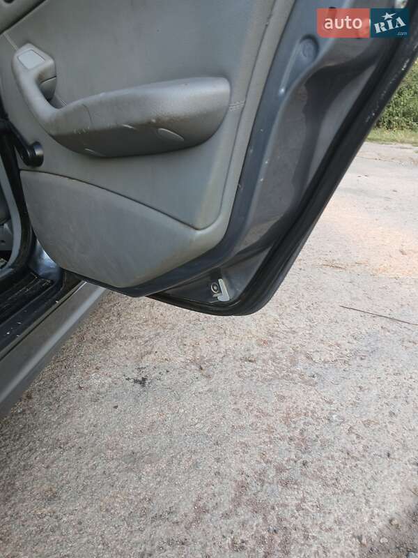 Седан BMW 3 Series 2003 в Коростене